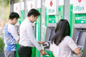 VPBank tăng phí rút tiền và SMS Banking