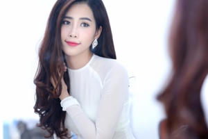 Ngẩn ngơ vẻ đẹp đến nao lòng của Nam Em trong tà áo dài trắng Tình Bolero 2016