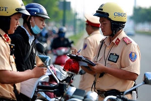 Xe qua nhiều đời chủ không được sang tên: Không tìm được chủ cũ xử lý sao?