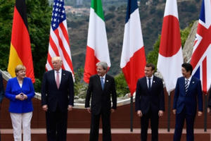 Bản tin Quốc tế Plus số 22: Tổng thống Mỹ Donald Trump lần đầu dự Hội nghị NATO và G7