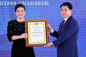 Shark Liên rời ghế CEO, 8X thay thế, người Thái áp đảo ban lãnh đạo nước Sông Đuống Shark Liên rời ghế CEO, 8X thay thế, người Thái áp đảo ban lãnh đạo nước Sông Đuống