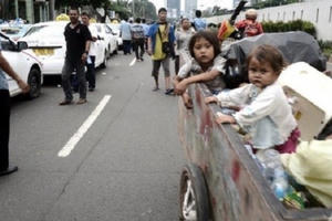 Hàng chục ngàn trẻ em bị buôn bán hàng năm tại Indonesia Hàng chục ngàn trẻ em bị buôn bán hàng năm tại Indonesia