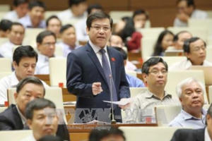 Kiểm sát viên, thẩm phán và điều tra viên đang có 4 vòng kim cô