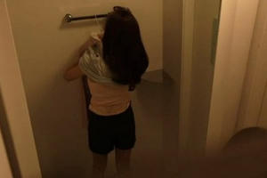 Nhân viên khu sinh thái The Phoenix Garden đặt máy quay lén trong phòng tắm nữ