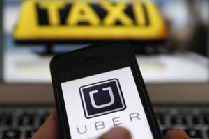 Kinh tế 24h: Vàng "bấn loạn" vì giá, kiến nghị cấm Uber hoạt động tại TP HCM Kinh tế 24h: Vàng "bấn loạn" vì giá, kiến nghị cấm Uber hoạt động tại TP HCM