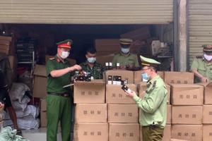 Lạng Sơn thu giữ trên 7 nghìn lọ mỹ phẩm nhập lậu