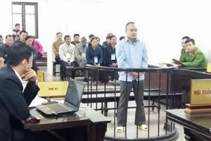 Mâu thuẫn chuyện đổi ruộng, vung dao chém 2 vợ chồng bất tỉnh