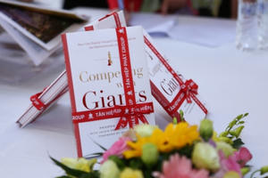 Giao lưu cùng tác giả "Competing With Giants", cuốn sách kinh tế đầu tiên của Việt Nam do Forbes xuất bản