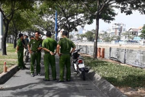 Phát hiện thi thể người đàn ông dưới kênh Tàu Hủ