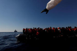 Italy cứu 2.500 người di cư trên Địa Trung Hải