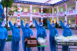 Bắc Giang: Gác lại việc gia đình, cô giáo xung phong vào khu cách ly chống dịch