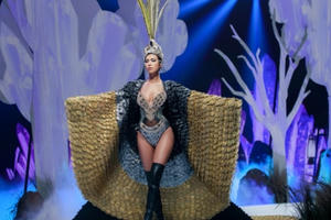 Minh Tú hóa thành “nàng tiên hắc ám” trên sàn runway