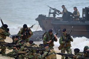 NATO triển khai 45.000 binh sĩ sát biên giới Nga