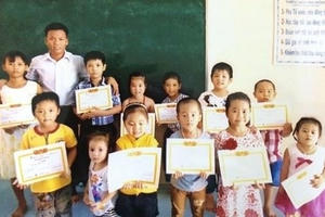 Tình yêu thầy cô 'cắm đảo'