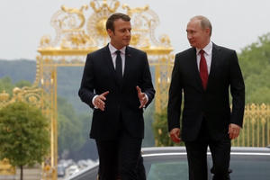 Tổng thống Pháp muốn "đối thoại lịch sử" với ông Putin