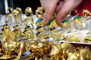 Giá vàng mới nhất ngày 30/10:  Vàng SJC tăng mạnh phiên cuối tuần