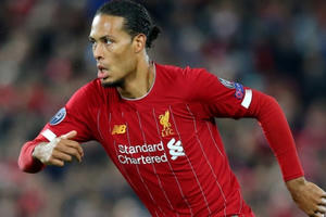 Quả bóng vàng 2019: Neymar "mất hút", Van Dijk có thể "đánh bật" cả Messi lẫn Ronaldo?