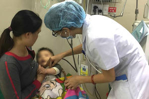 Cứu sống bệnh nhi 10 tháng tuổi sốc phản vệ nguy kịch