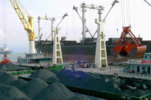 Slide - Điểm tin thị trường: Bộ Công Thương xin xuất khẩu 2,5 triệu tấn than năm 2019