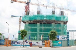 Mua nhà ôm nợ ngân hàng hay 'chui rúc' đời ở trọ?