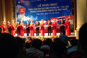 Phú Thọ: Triển lãm ảnh và phim phóng sự tài liệu về ASEAN  năm 2016