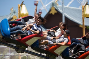 Cuồng nhiệt mùa hè 2016 tại Asia Park