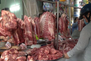 Kinh tế 24h: Bộ Nông nghiệp kêu gọi toàn dân sử dụng thịt lợn giúp người chăn nuôi