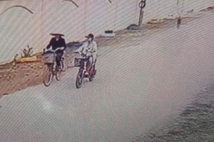 Xét xử sơ thẩm vụ án bà nội sát hại cháu ruột tại đập nước