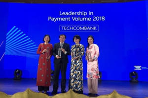Techcombank dẫn đầu thị trường về doanh số thanh toán qua thẻ Visa tại Việt Nam