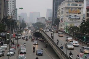 Hà Nội tạm đóng cửa cầu vượt Láng Hạ - Huỳnh Thúc Kháng vào đêm