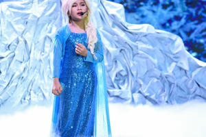 Cô bé Ê Đê Y Bình: Ở nhà thuê, mướn xe đi thi Sao Nối Ngôi Nhí