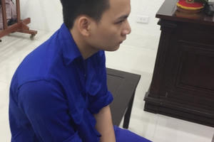 Bị người yêu cũ đe dọa bằng clip sex, cô gái trẻ uống thuốc diệt chuột tự tử