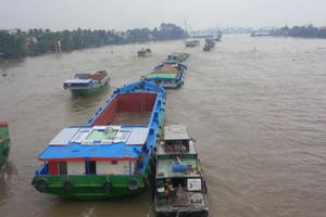 Doanh nghiệp vay tín dụng “đen” làm... giao thông thủy!