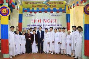 Đẩy mạnh tuyên truyền pháp luật bầu cử cho đồng bào tôn giáo