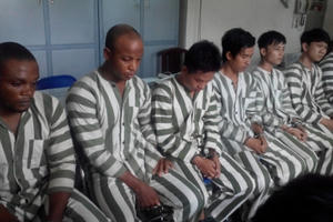 Bắt giữ băng nhóm chuyên lừa đảo gần 10 tỷ đồng qua mạng xã hội facebook Bắt giữ băng nhóm chuyên lừa đảo gần 10 tỷ đồng qua mạng xã hội facebook