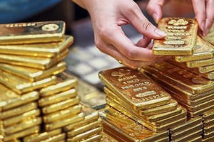 Giá vàng hôm nay 13/6: Chứng khoán lao dốc, giá vàng bật tăng cao