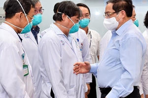 Thủ tướng tặng Bằng khen 32 thầy thuốc xuất sắc trong phòng, chống dịch Covid-19