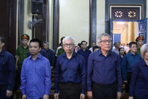 Đại án ở Ngân hàng Đông Á: Cựu Giám đốc Sở giao dịch xin giảm án vì con bị cho nghỉ việc