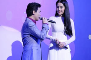 Hai ngọc nữ Bolero Nam Em - Hà Thu góp giọng trong liveshow Mạnh Quỳnh