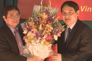 Ông Nguyễn Đắc Vinh chính thức nhận chức Bí thư tỉnh uỷ Nghệ An