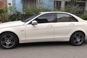 Cuối năm, nhiều chiếc xe sang tiền tỷ được "bán hóa giá" Cuối năm, nhiều chiếc xe sang tiền tỷ được "bán hóa giá"