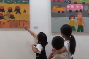 Triển lãm “Cuộc sống quanh em”: Cảm xúc chân thực, muôn màu về cuộc sống Triển lãm “Cuộc sống quanh em”: Cảm xúc chân thực, muôn màu về cuộc sống