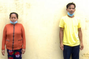 An Giang: Trói chân con nợ vào vách nhà rồi ép viết giấy cam kết trả nợ