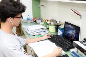 Xuất hiện thêm ca Covid-19, học sinh Hải Phòng ôn thi tốt nghiệp THPT theo hình thức trực tuyến