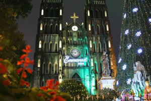 Các nhà thờ tại Hà Nội nhộn nhịp, trang hoàng chờ đón Giáng sinh 2020