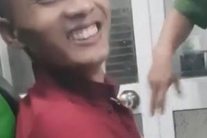 Triệu Quân Sự và những đứa trẻ béo trắng ởn, suốt ngày cắm mặt vào game