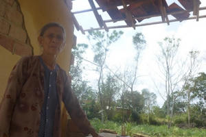 Sau hình ảnh cứu trợ đẹp là nỗi niềm