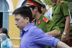 Án mạng từ chuyện viết kiểm điểm