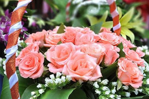 20/10 hoa tươi tăng vọt, thời trang - mỹ phẩm đua nhau khuyến mãi