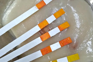 Bánh đúc tại quán bún đậu ở Biên Hòa có chứa hàn the